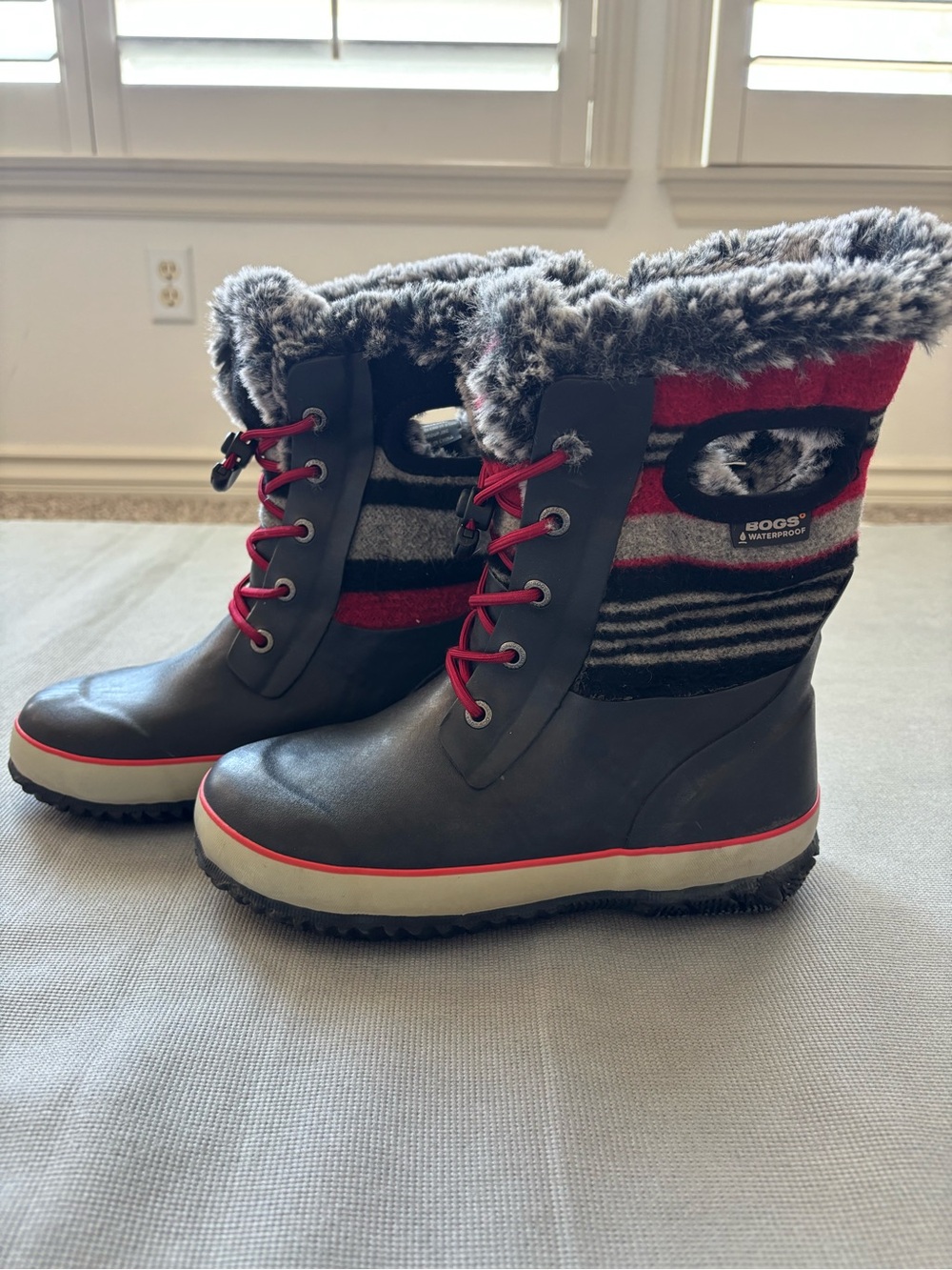 Bogs Kids Gray Boots with Red Accents and Faux-Fur Cuff